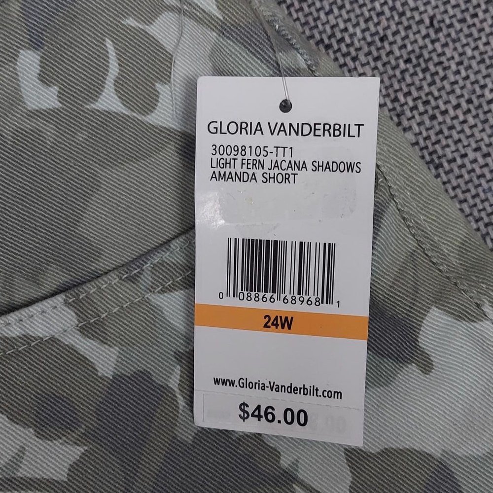 NWT GLORIA VANDERBILT AMANDA PLUS SIZE SHORTS (24W) - Picture 10 of 10